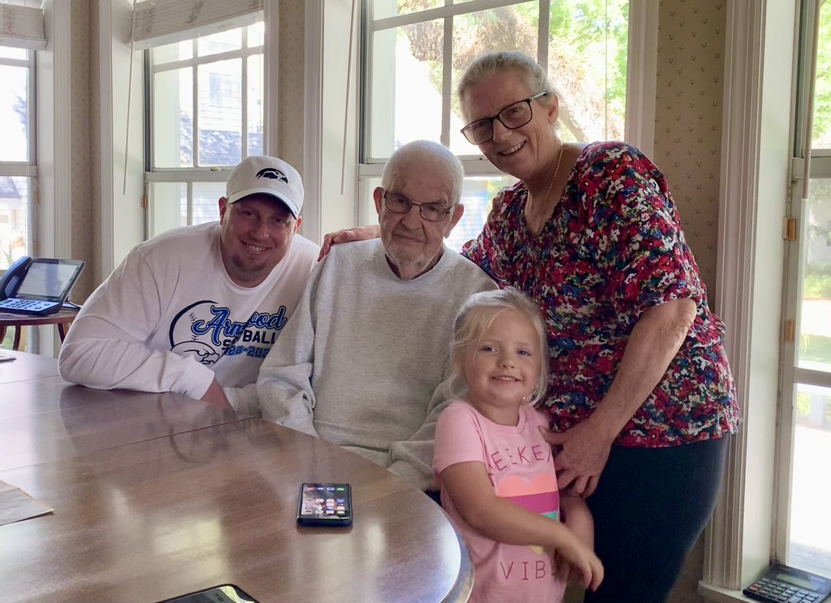 Coach_EDavis's tweet photo. Spring Break is for canoeing, Grand parents and smiling! https://t.co/bzz1FzAz21