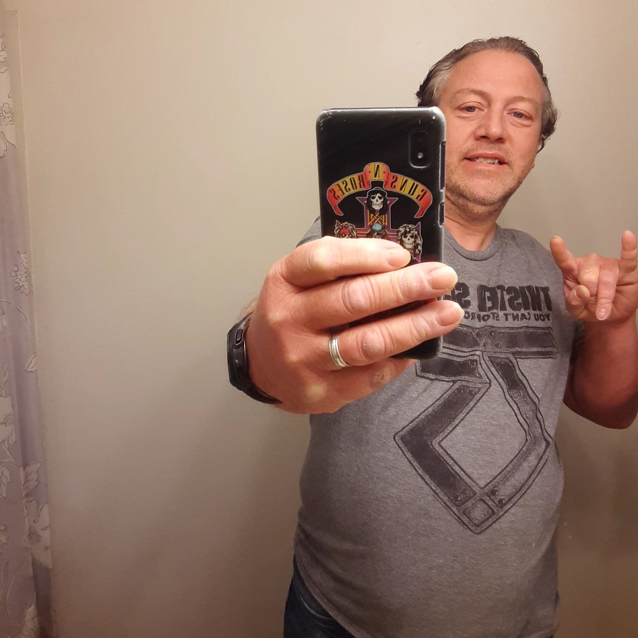  Happy birthday dee Snider. 