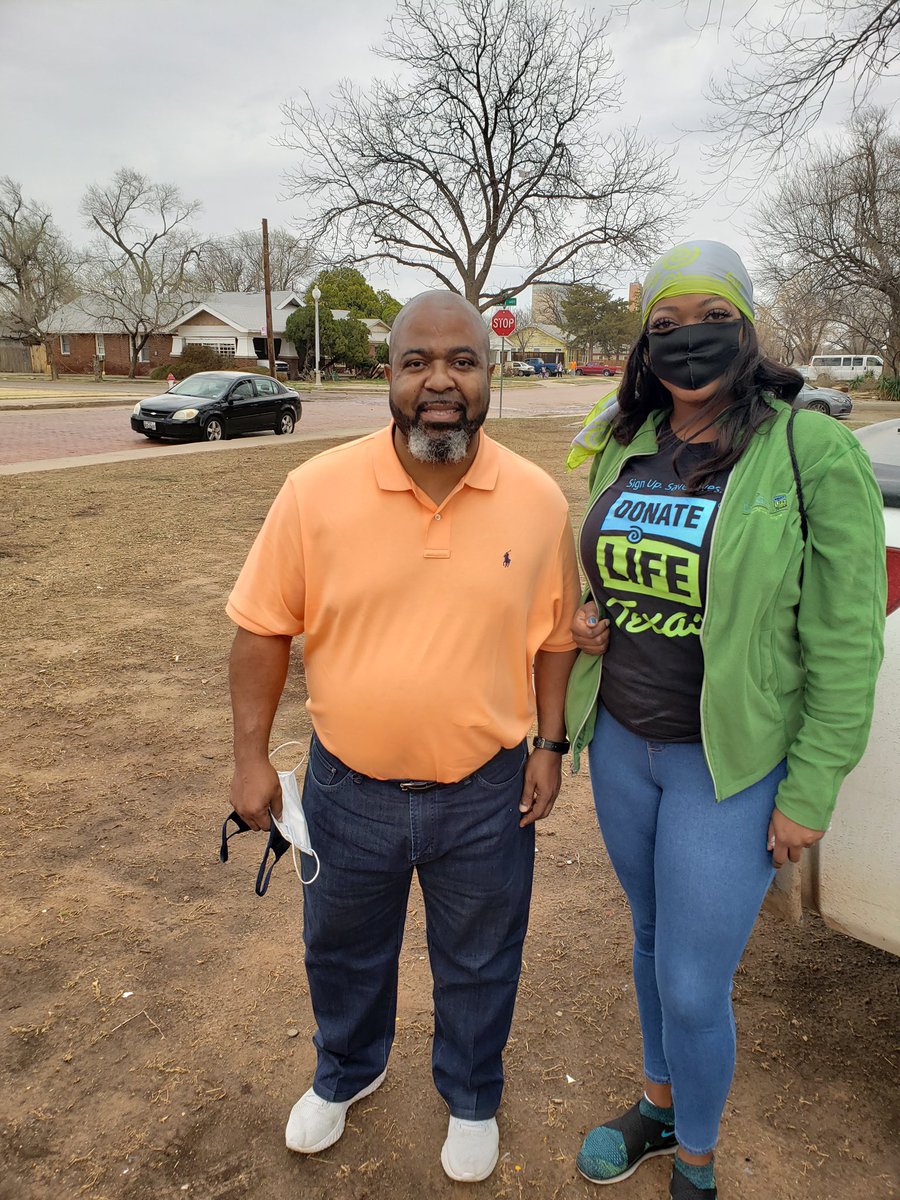 LifeGift's tweet photo. Our Lubbock office partnered with Pastor Deshun Avery with the
First Progressive Baptist Church and other church leaders to provide food and water to those less fortunate in the community. The group met on Saturday, March 13th at M C Overton Park. #LubbockStrong #OfferingHope https://t.co/N0NY7rUjz3
