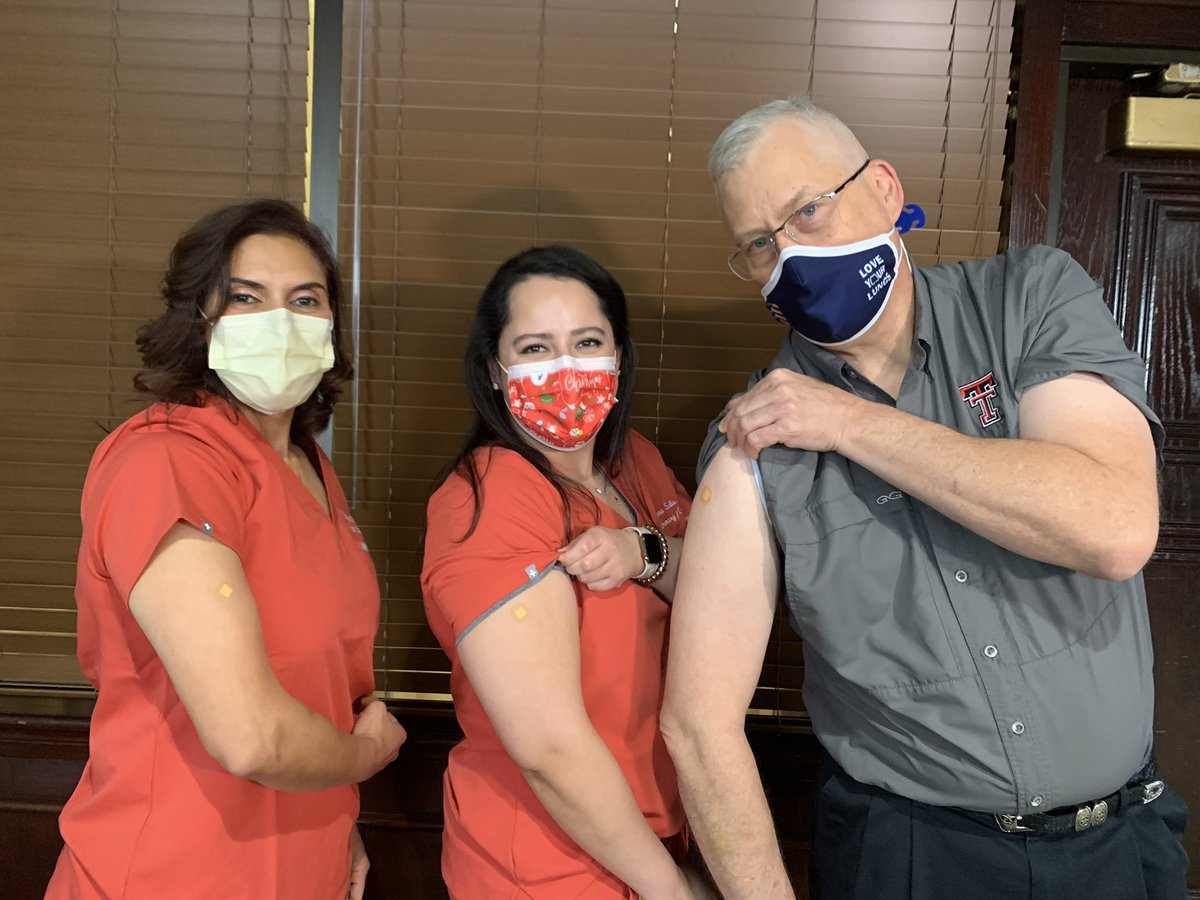 #CHESTChallenge2021 Vaccine selfie party! <a href="/redraiderpulmcc/">Victor Test MD FCCP</a> <a href="/EbtesamMd/">Ebtesam Islam, MD, PhD, FCCP</a> <a href="/accpchest/">CHEST</a> Rounds 1 and 2! 🙅🏻‍♀️🦠💉