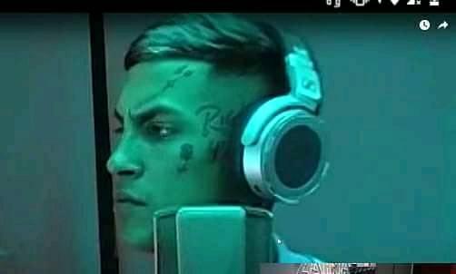 Por qué le caigo mal a todos?

Yo mirando a la gente: