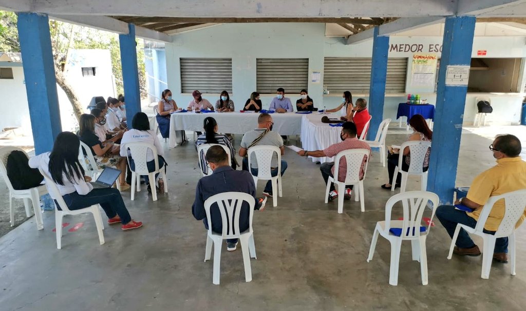 cataucgo's tweet photo. Coordinando y preparando el regreso gradual, seguro y concertado en equipo con nuestros rectores, coordinadores, director de núcleo y la alcaldía municipal de #Baranoa 

#TrabajandoJuntos por la educación 👨🏽‍🦱☑️ https://t.co/Y1xoPEIWmW