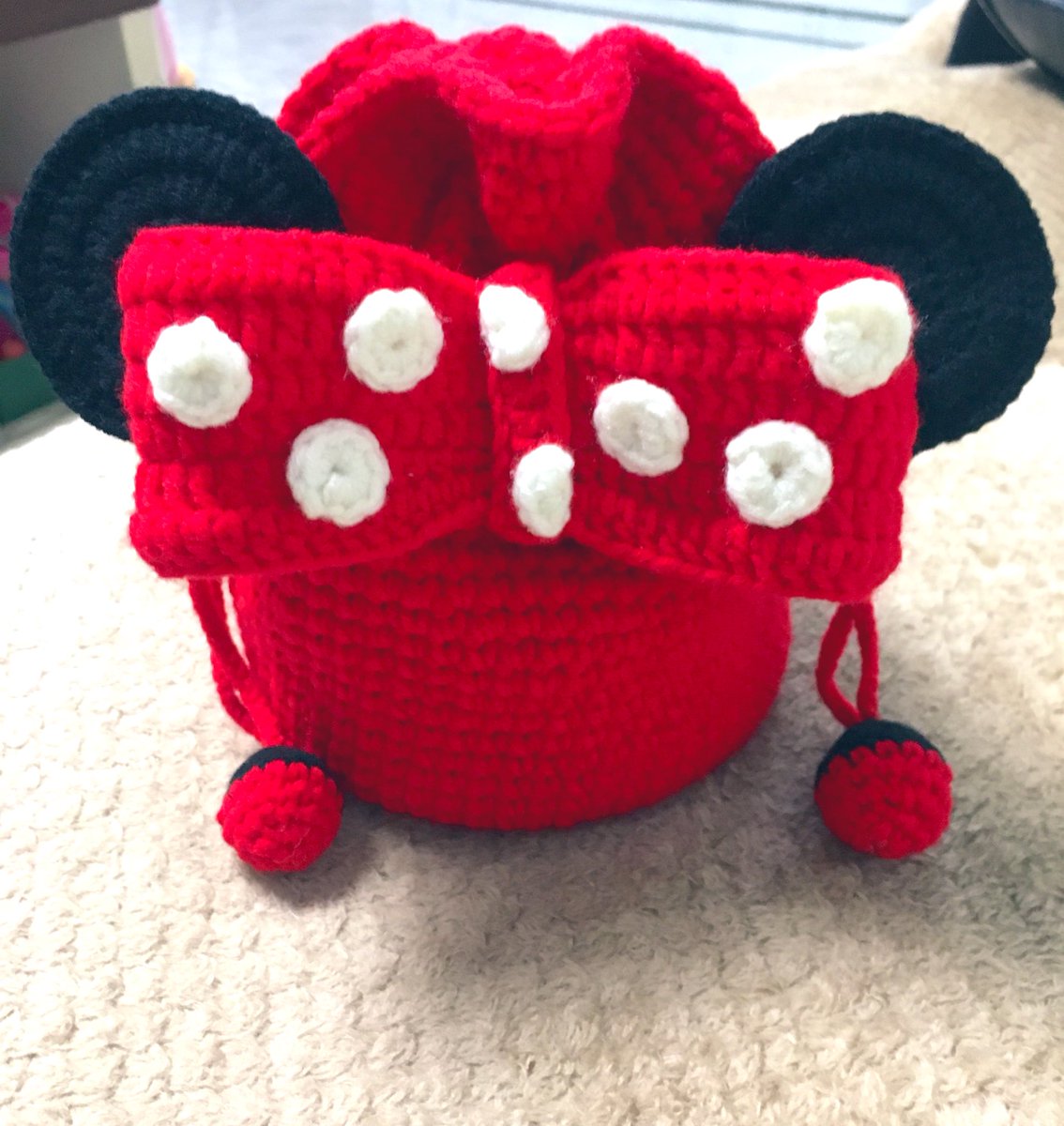 Try a new experience,how about my handmade Mickey bag ,I give myself 100 ^~^ if you agreed let me know as an encouragement^_^