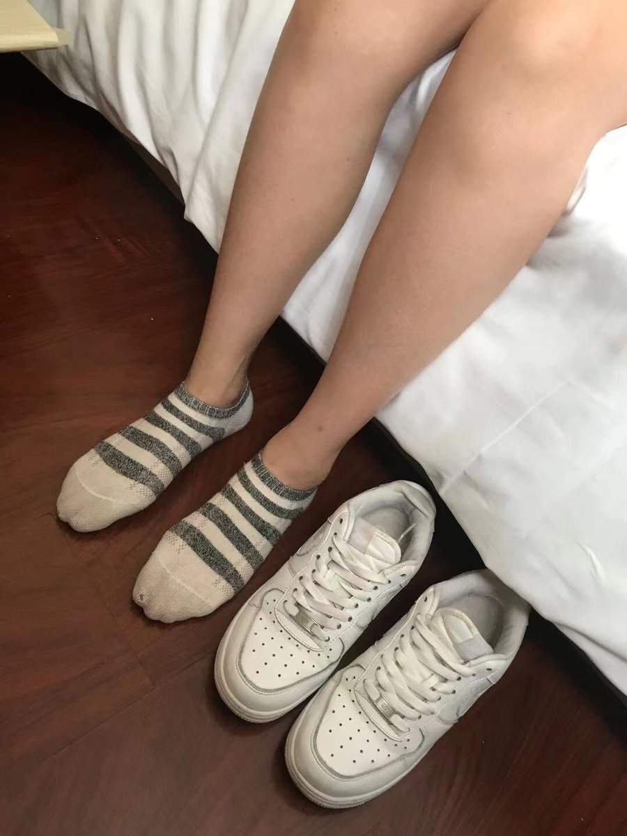 Bzsyyy's tweet photo. 推上有多少人喜欢气味系的脚呀？ https://t.co/q6J3vmg0WR