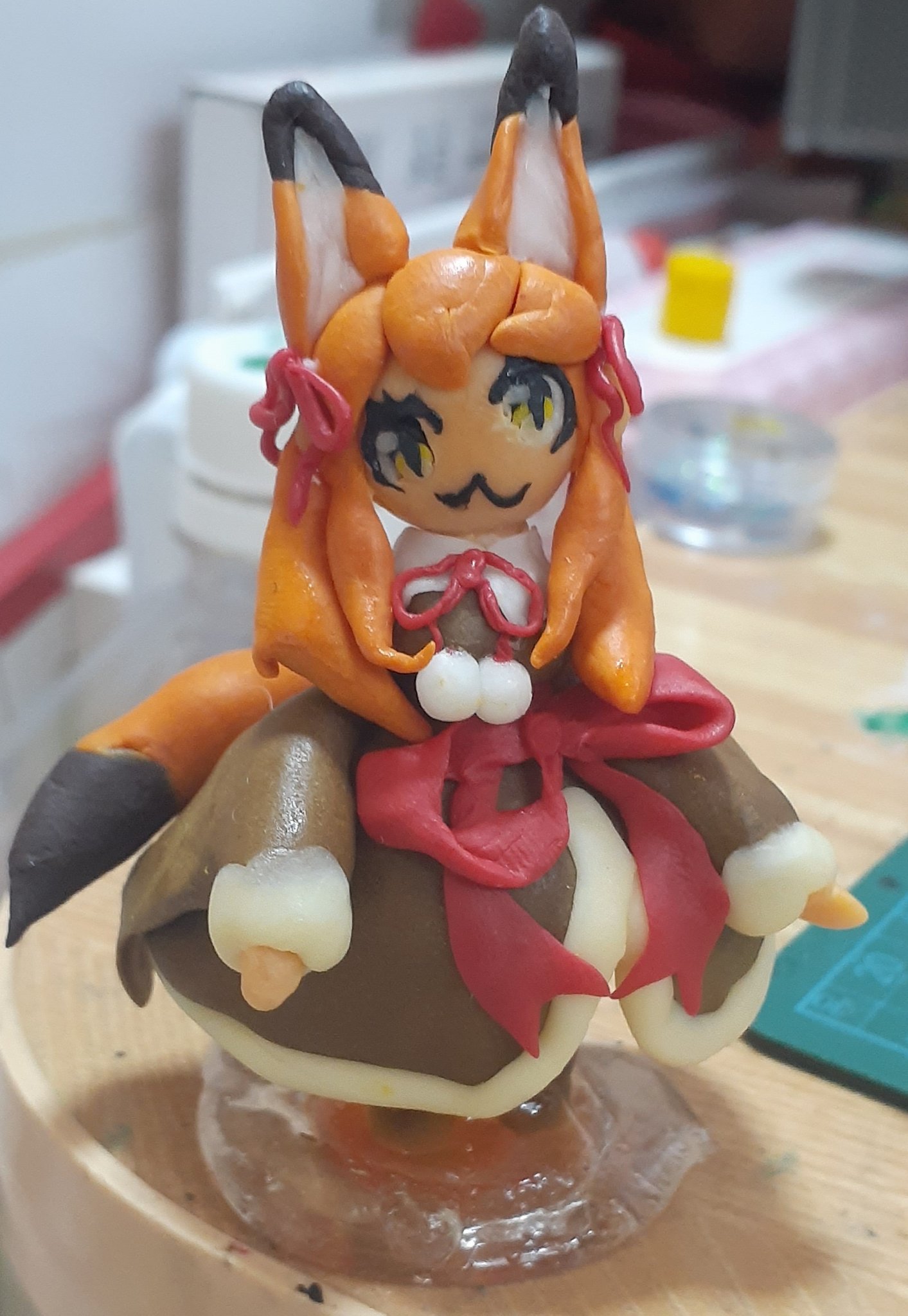 五月雨 モフモフの集い ダイソー樹脂粘土でオリキャラを作りました 名前は考え中で今は無いですが気に入ってるのでその内つけようと思います オリキャラ 樹脂粘土フィギュア 狐 手芸好きさんと繋がりたい T Co 1bdfmp66zy Twitter
