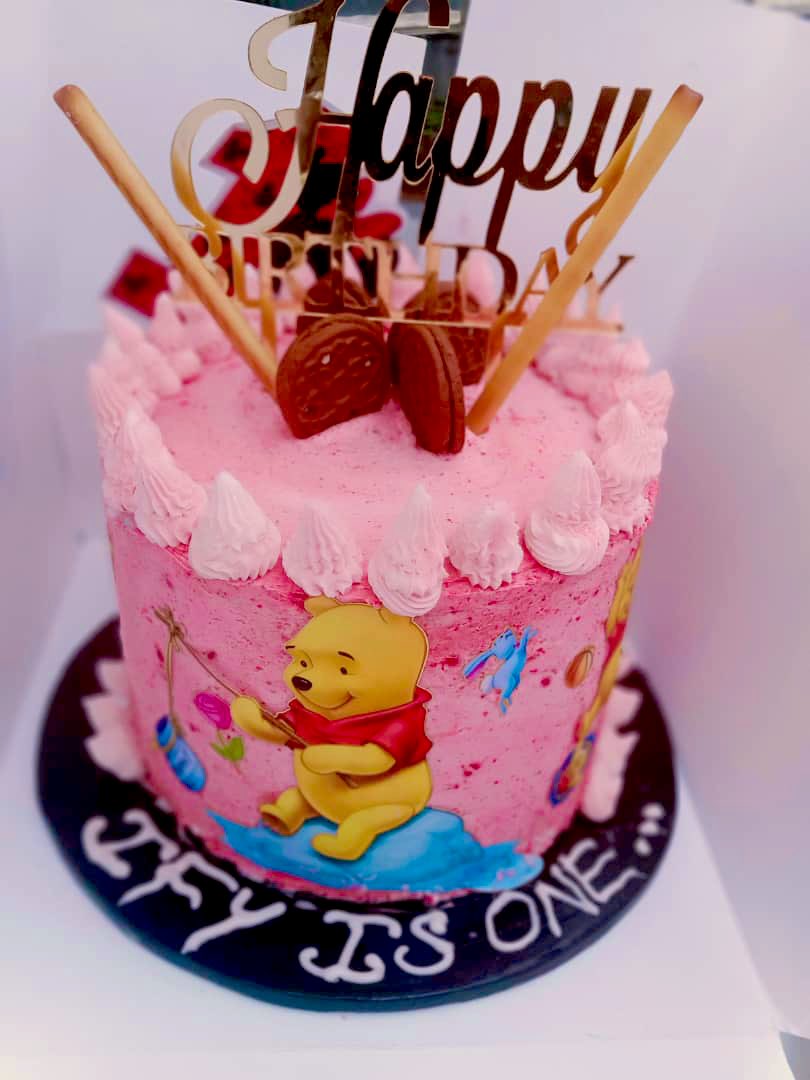 BigtrayS's tweet photo. We’re still in the business of receiving orders, surprise yourself😜 or a loved one today🥰🥰.

All this for the perfect price😍😍
 #SmallBusinesses #cakes #Uyo https://t.co/z3J4w01vna
