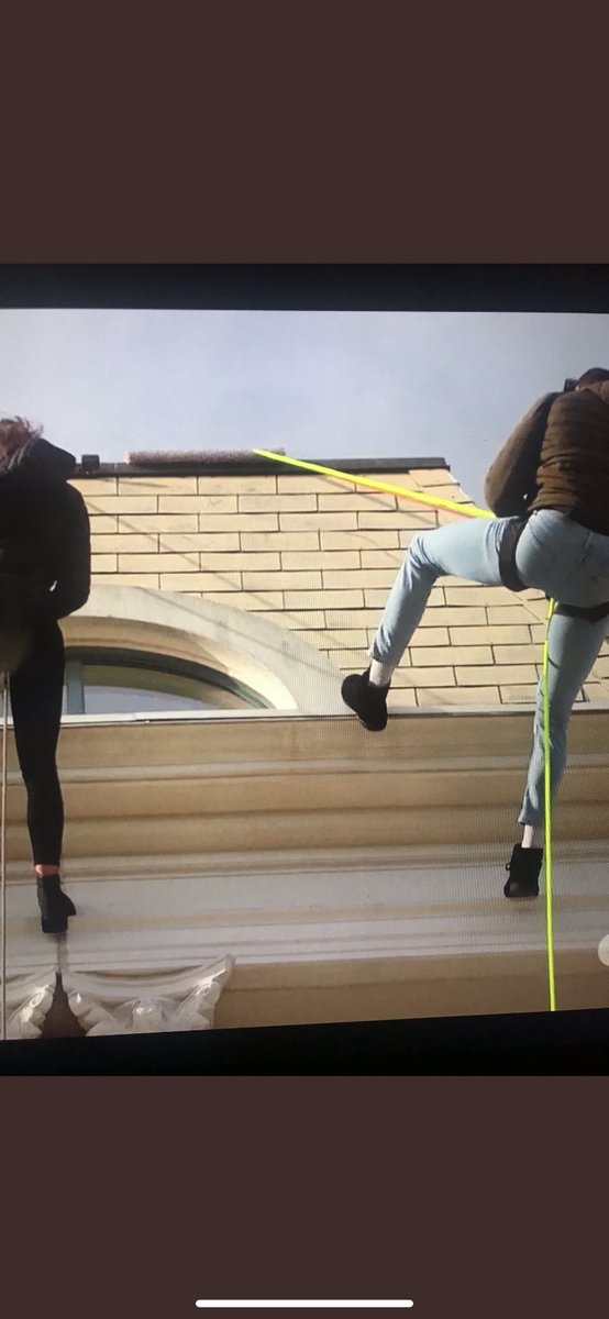 BachelorNat's tweet photo. couple spooks robbing the white house  #TheBachelor https://t.co/X0OLqdvEUh