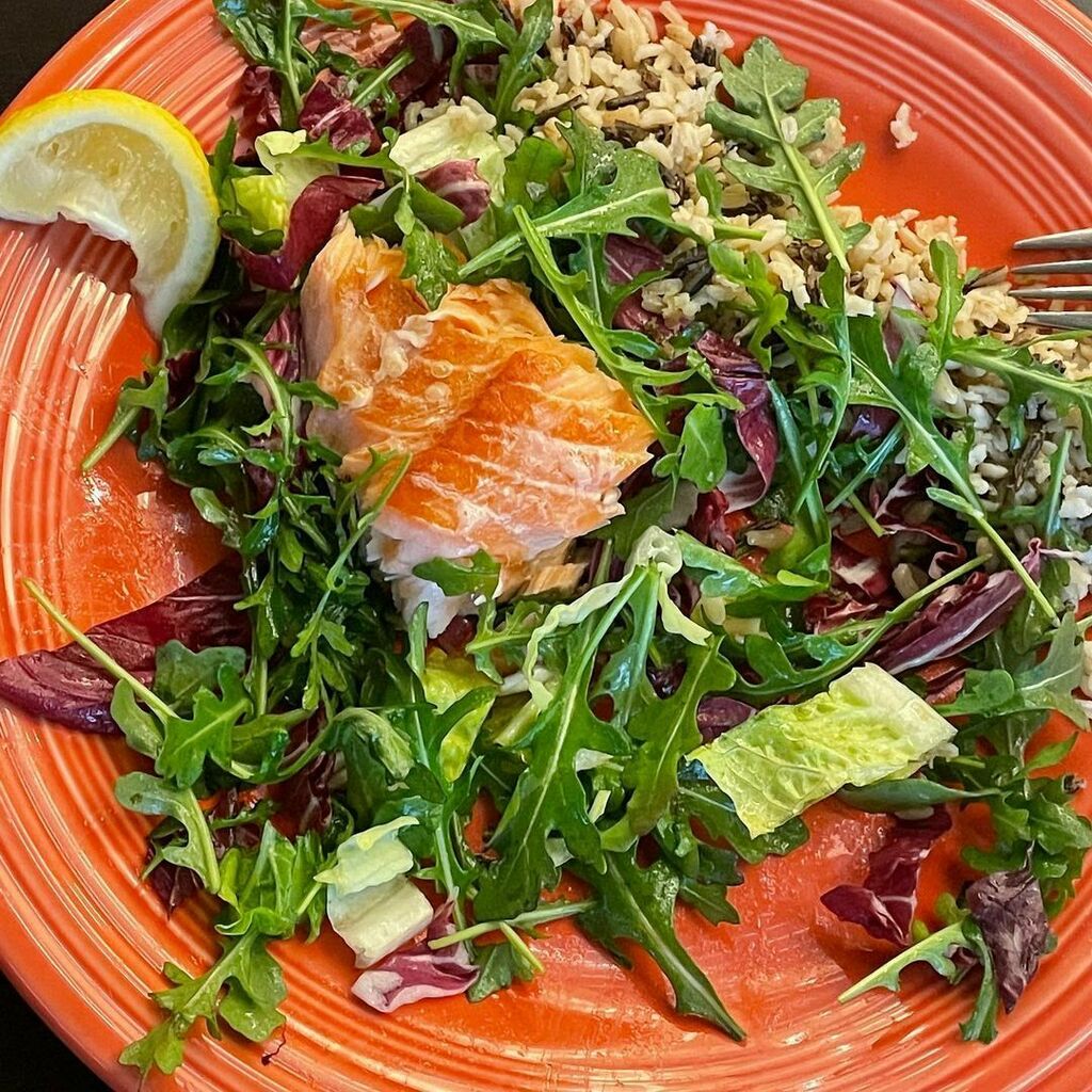 TdsOma's tweet photo. I realize this piece of home-made #smokedsalmon looks small on this plate but that’s only because I already gobbled up ¾ of it ! @omahasteaks #faroeislands #smokedmeat #grilling #salmon (at Omaha, Nebraska)

https://t.co/DZqG8aXApi https://t.co/ji5su1d4Qd