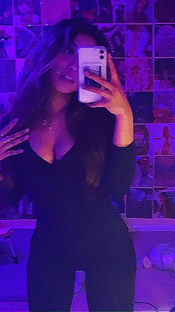 carissaphamm's tweet photo. in your dreams https://t.co/KGExSZ2uLR