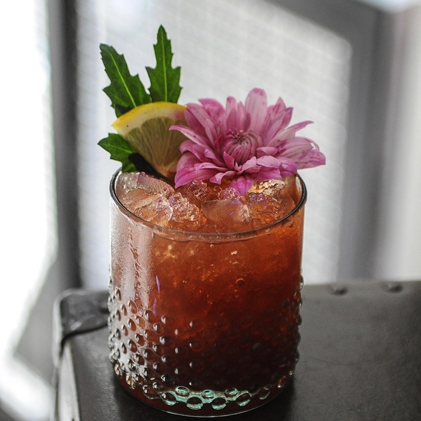 pineau_academy's tweet photo. What’s better than Pineau des Charentes in a cocktail today. I’ll wait 🙇🏻‍♂️

loveStoned 💗

• 1.5 oz vodka
• Pineau des Charentes Blanc
• 2 raspberry
• 5 oz lemon juice
• 5 oz Orgeat

#Repost @rootbitters https://t.co/CiYB3USS7m