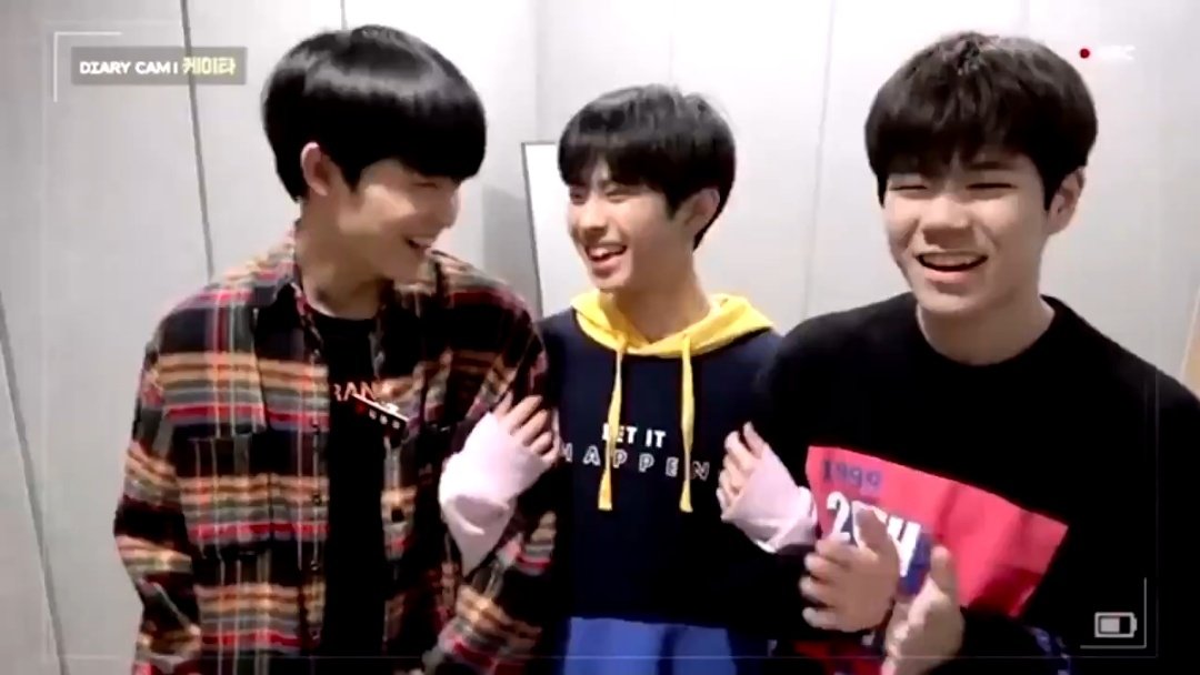 phichimken's tweet image. a visual representation of jihoon, keita and dohwan on next week's inkigayo 😂❤️