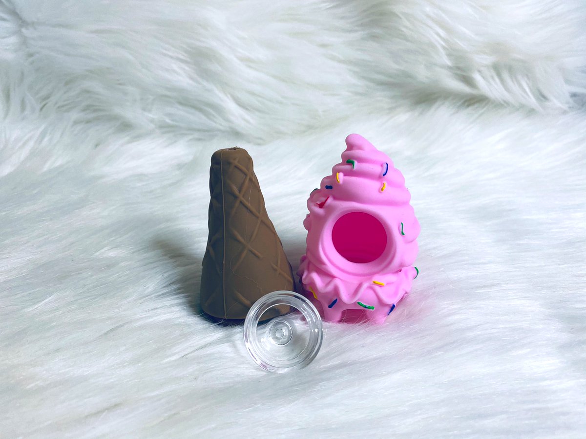 ganjaphiliallc's tweet image. Check out our new silicone ice cream pipe! 
Available at 🔗
ganjaphilia.com
etsy.com/359bpYX
#cannafam #stonerfam #WeedLovers #CannabisCommunity #shopsmall   #etsy