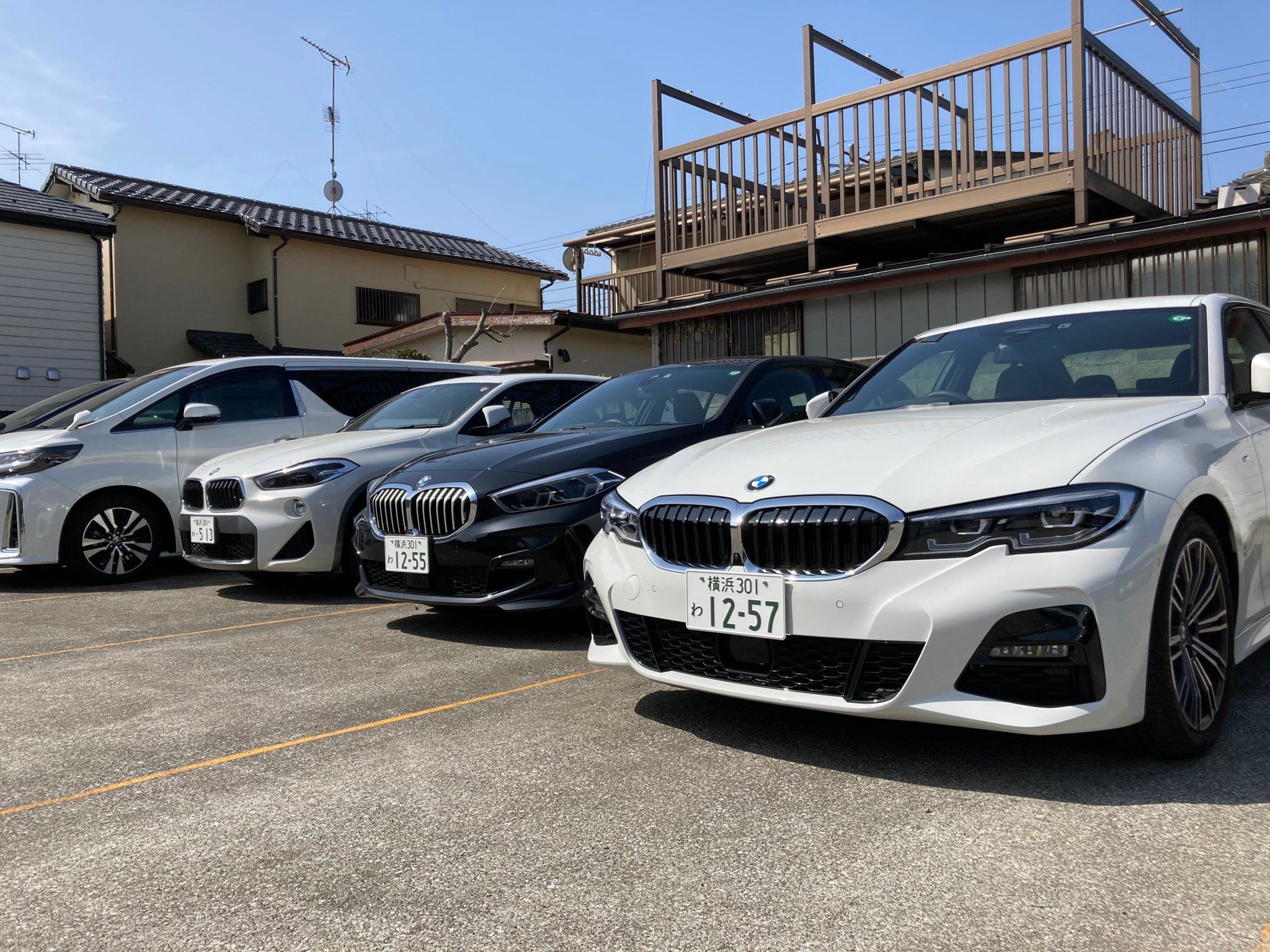 株式会社kinren神奈川 こんにちは Kinren神奈川です 久しぶりにbmw兄弟123シリーズが 揃ったのでパシャリ 並んでるとかっこいいですね 損保代車など Bmw乗ってみたい というお声や気になった方は 是非お問い合わせ下さい T Co