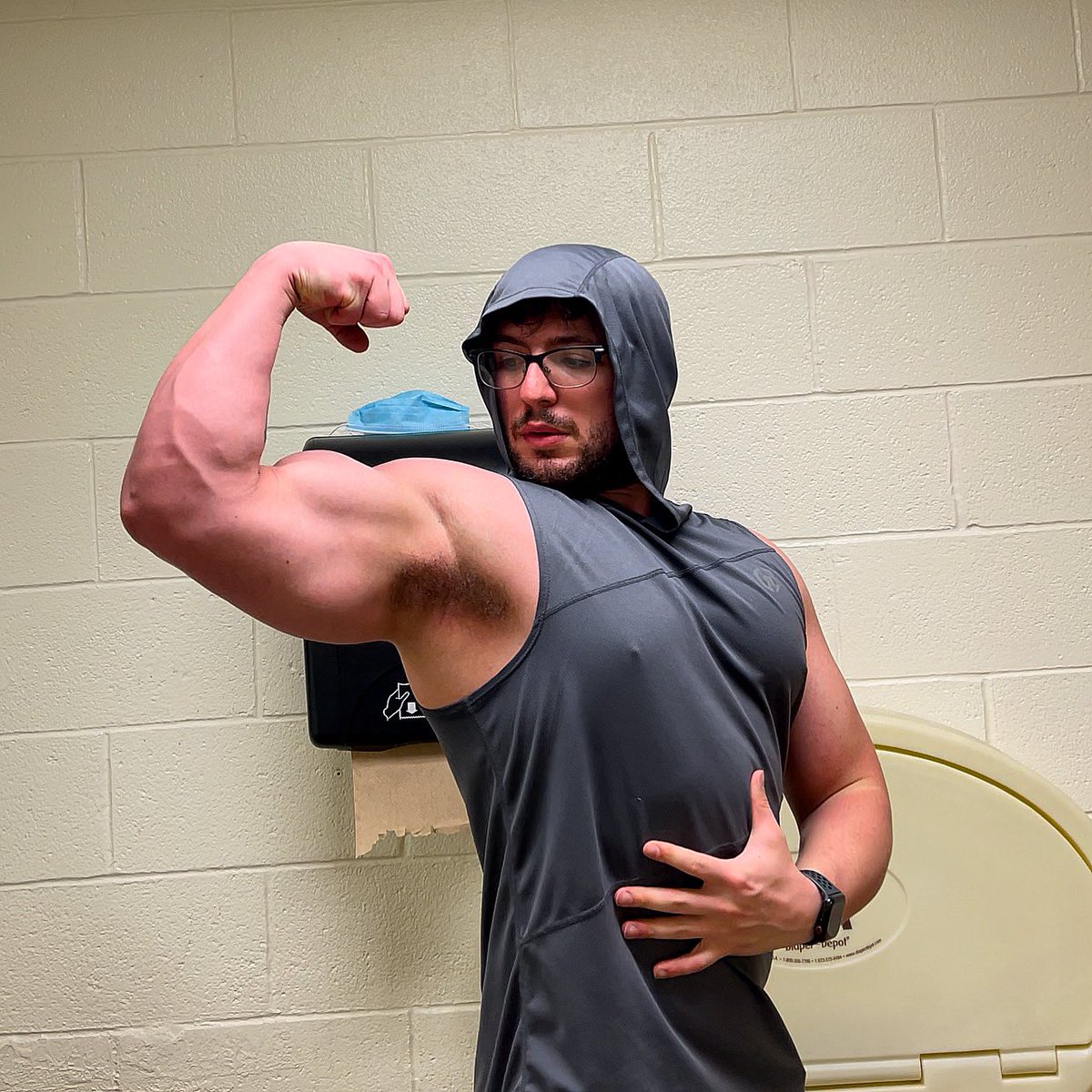 I’m going to start posting on here again #fitness #armday #fit #fitfam #homeworkout #workout #lift #fitnessdaily #fitnessmotivation #quarantineworkout #fitlife #trainer #fitnessjourney #motivation #potd #fitspo #fitnation #fitguys #fitinspiration  #fitlifestyle