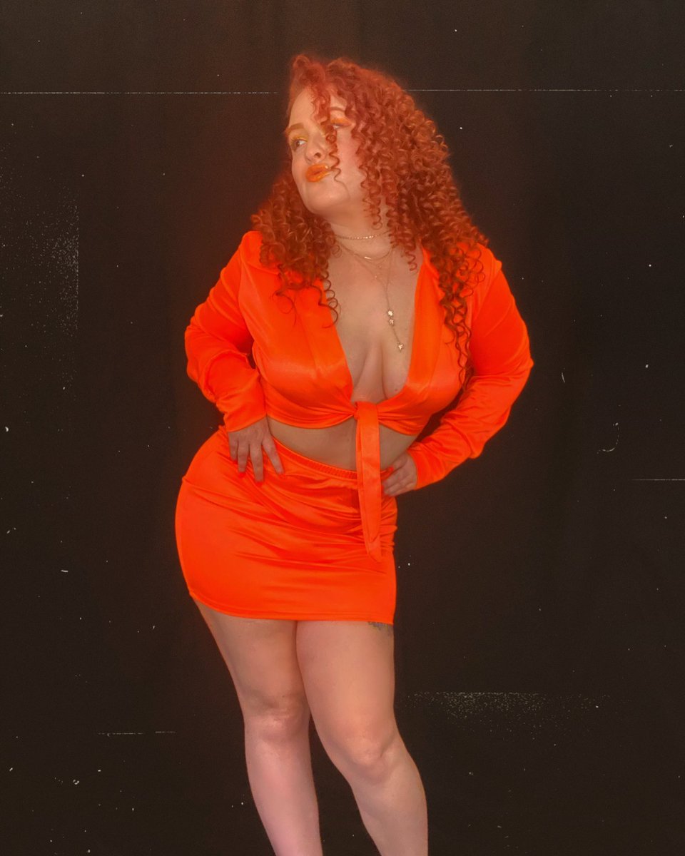therealmissred's tweet photo. A lot of y’all’s passion for attention outweighs ya passion for the music 🎶 & it shows. I’m chosen.. y’all waitin to get chose - Miss Red 👀 🙏✨ #blessed #therealmissred #ep #number10 #droppingverysoon #fire #spring2021 https://t.co/7mfds9SDHA