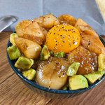 アボカドやホタテが好きな人は是非!絶品ポキ丼レシピ!