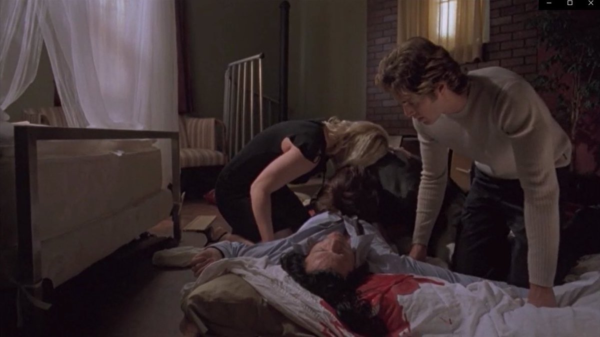 TheRoomMinute tweet media