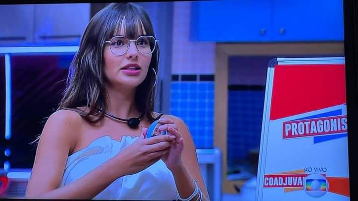 Sanxiag0's tweet photo. Vou mandar uma real,a Thais pode até não ser a maior jogadora da casa, mas ela sempre joga limpo e não é falsa. Vocês pegaram ela de Cristo só pq a dicção dela não é tão boa, mas eu aposto que se botar em vocês pra falar sai até pior

#BBB21 |#coadjuvante |Thais |pocah | Juliete https://t.co/loP1te0b6I