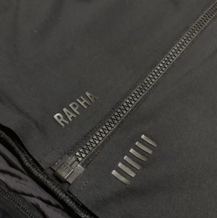 rizkymnr's tweet photo. WTS Rapha pro team aero size L. Very good condition. 2.175K nego. Jaksel. 08119825491 #fnfjb https://t.co/chEpjbRW3J