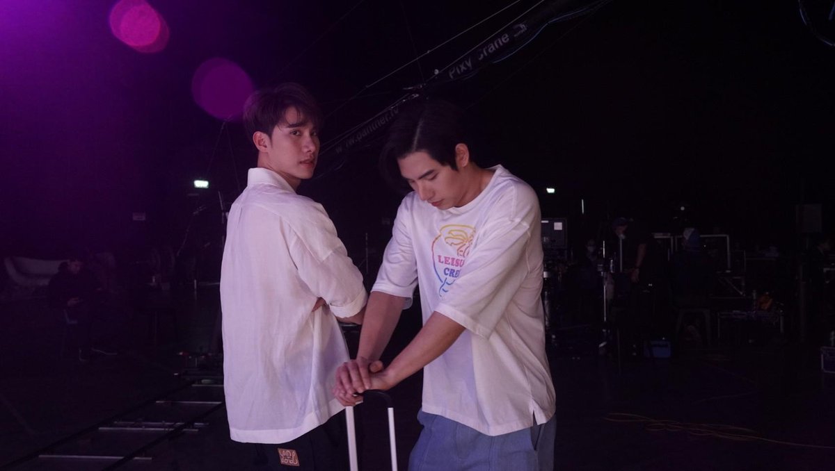 tvtofficial_'s tweet photo. Behind the scene🎬
เอาภาพเบื้องหลังมาฝากจ้าา อยู่ด้วยกันแบบนี้ไปนานๆ น้าา ❤️
#MaxtulXtendedMemories https://t.co/64jukHvLNS