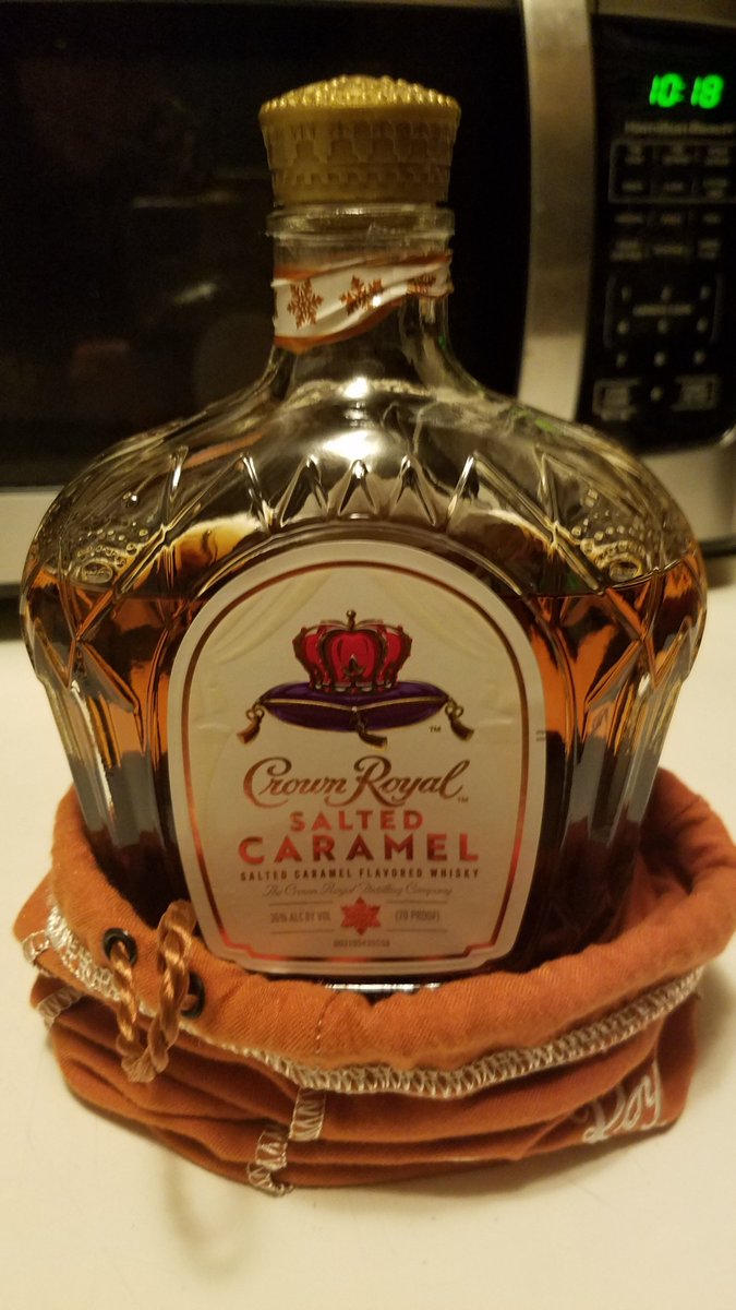 fightwithinher's tweet image. Tonight my Lovelies, my partner in crime whom I've dubbed the Green Arrow, bought me my very #FirstWhiskey  #thefightwithinher  "Here's to the all of the Sams." 
anchor.fm/thefightwithin…