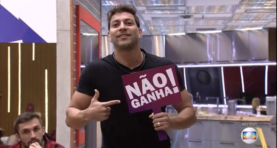 Sanxiag0's tweet photo. Caio foi saiu pelos cantos pra xingar a Camilla, engraçado na cara ngm fala né?? O medo de levar uma surra da Braba 

#BBB21 |#coadjuvante |Thais |pocah | Juliete | #jogodadiscordia https://t.co/7NST8d4m6Z