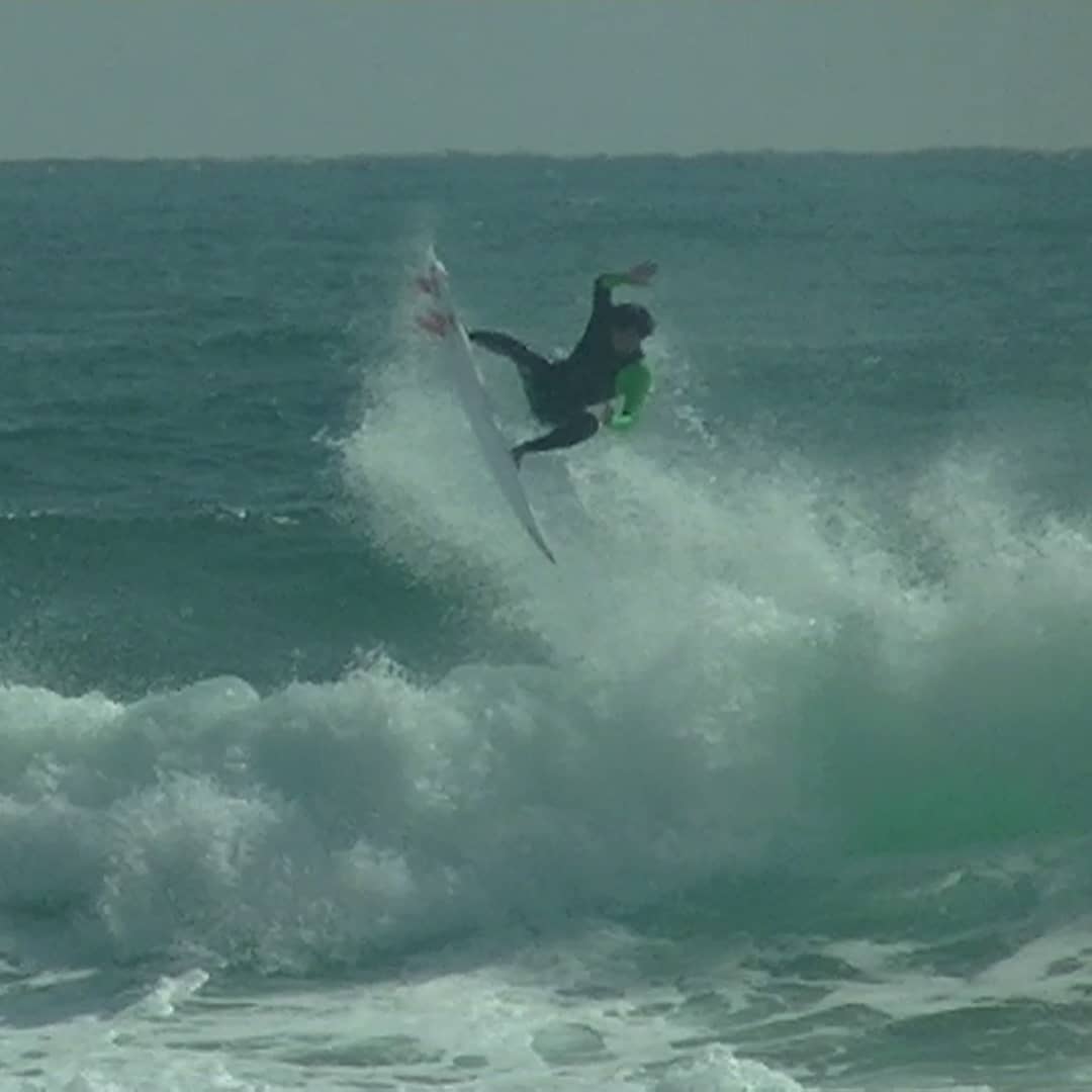 takainoue2000's tweet photo. 今夜7時〜日テレで放映されるスゴ動画超人GPに妹の楓 @kaede.inoue.surfer と出演します‼️
是非ご覧下さい。
#三刀流プロサーファー #井上鷹 #takainoue
#妹の楓 #井上楓 #kaedeinoue
#日テレ #スゴ動画超人GP #テレビ出演 #surfing #超人芸 https://t.co/RRCBmq8GEY