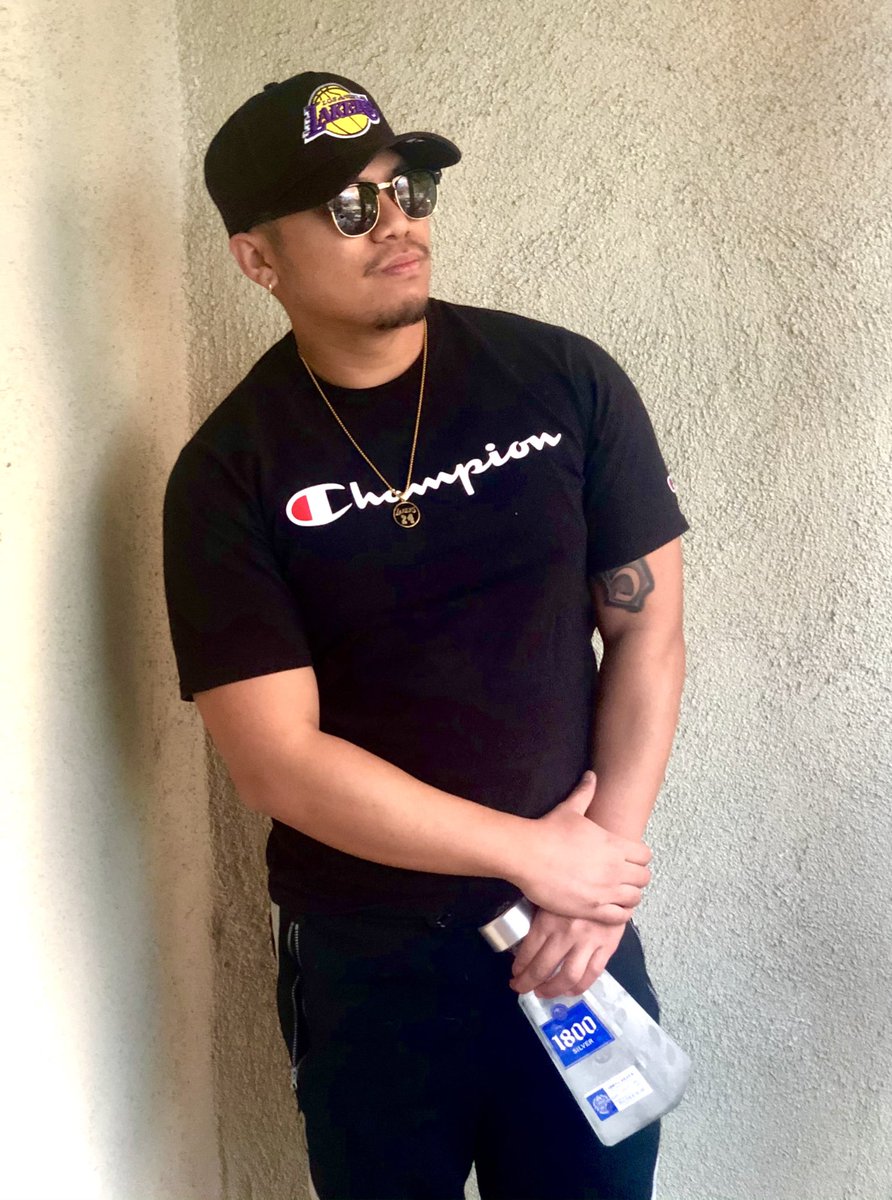 Jayson_G805's tweet photo. “Dear Lord,
I thank you for what I do have
Instead of being ungrateful for what I'm missing.
I know every breath is closer to my last,
That's what makes that breath of fresh air so much more valuable
In Jesus name I pray, Amen” 🙏🏽🤙🏽 #PiscesSZN ♓️ #BlessedForAnotherYear https://t.co/1Uig3I5fJt