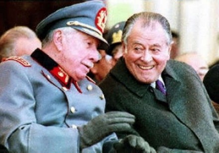 andres20ad's tweet photo. La DC votó que No, no para sacar a Pinochet, lo hizo para hacerse del poder. Y al llegar al poder con Aylwin y Frei nada cambió de la dictadura. Siguieron las AFP, Isapres y el Sename. Se siguió robando y hubo impunidad al dictador. No votes jamás por la DC, cuna de traidores. https://t.co/6kPdQ7svqV