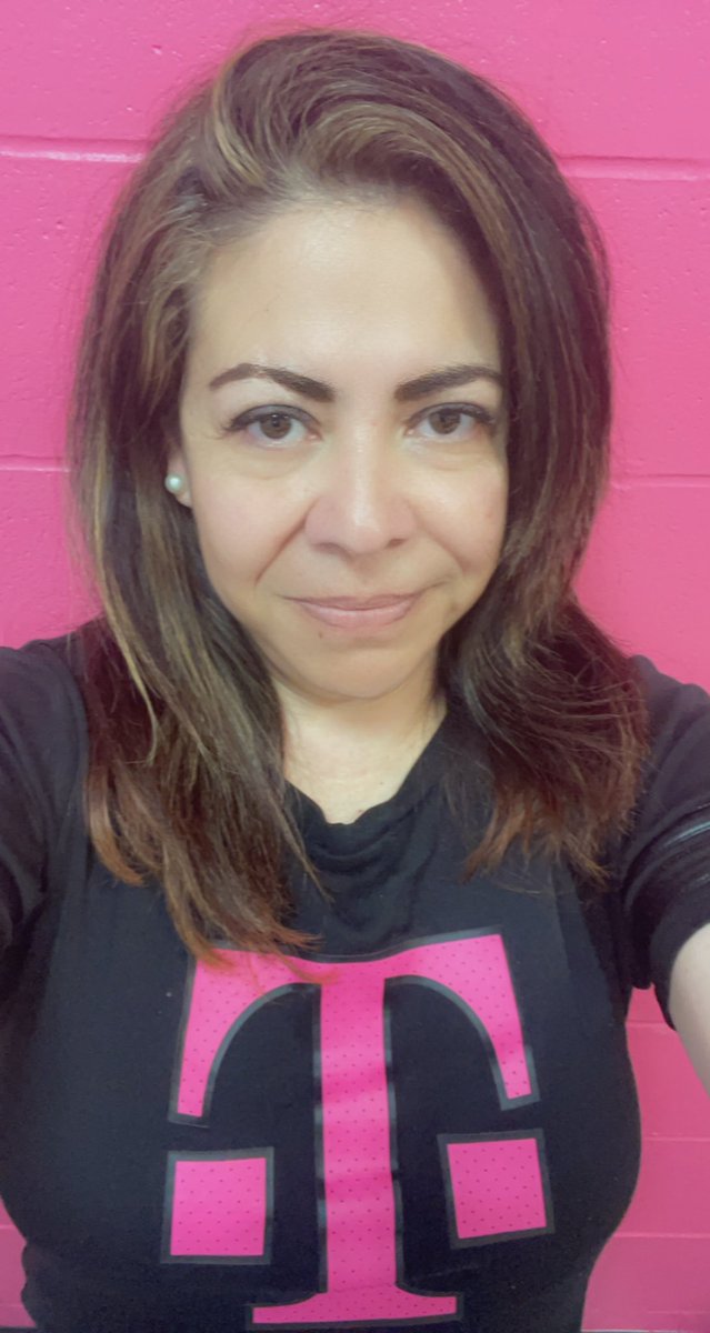 LizbethAMunoz's tweet photo. Ready for the next challenge!! I will be supporting several stores in the District, empowering employees to deliver customer love ! #MyHeartIsYellow #CLL #NextMove #ILoveChallenges #TMobile #ProudEmployee #HappyEmployees make #HappyCustomers #LoyaltyMatters #ILoveWhatIDo https://t.co/tOFDgbWY9D