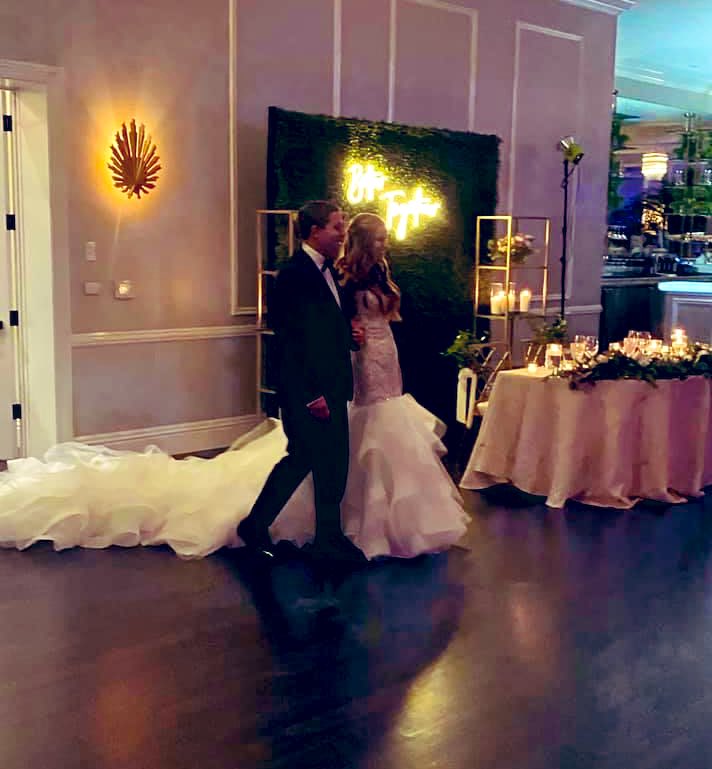 mlambrou88's tweet photo. Best day ever!!! #LevYouMo #IDO #WeddingCeremony #LoveStory #husbandandwife #happilyeverafter https://t.co/a0IrsV5NgW