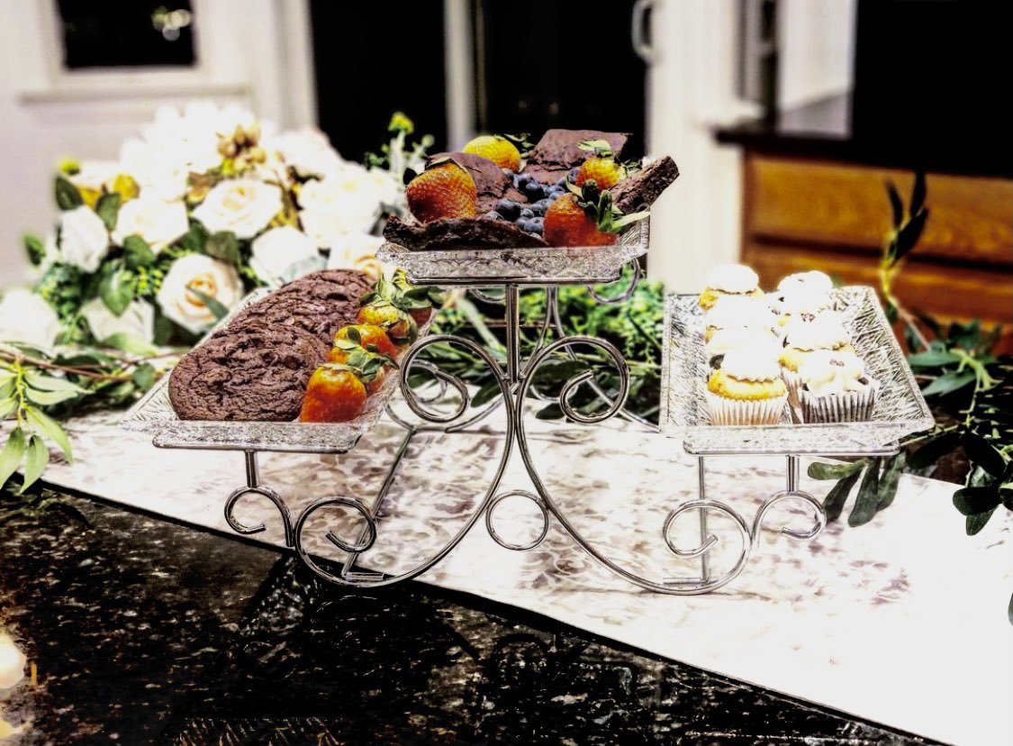 HiHomeAccess's tweet image. Enhance the atmosphere at any occasion with this stunning crystal three tiered rectangular server With an amazing design and elegant addition to your table 
#crystaltray #server #crystalserver #homedecor #homesweethome #homedesign #homeaccessories #entertainment #buffet #snack