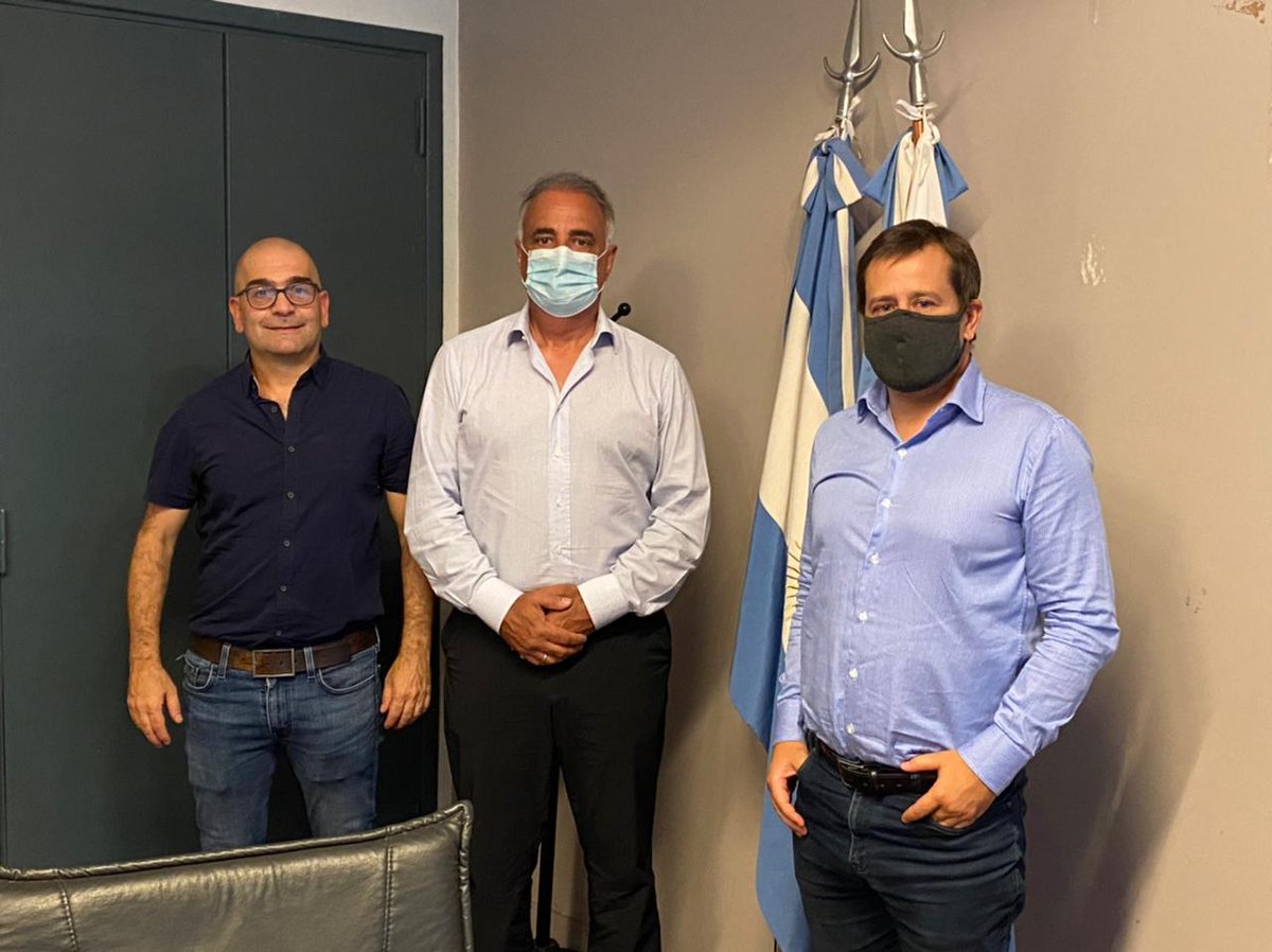 REUNIÓN EN EL P.J.CON MARIANO RECALDE Y LOS COMPAÑEROS DE COMERCIO. CARLOS PÉREZ Y GERARDO PETRAGLIA..💪✌🏻..<a href="/MarianoRecalde/">Mariano Recalde</a> <a href="/CarlosPerezSEC/">Carlos Pérez</a> <a href="/GerardoPetragl1/">Gerardo Petraglia</a>