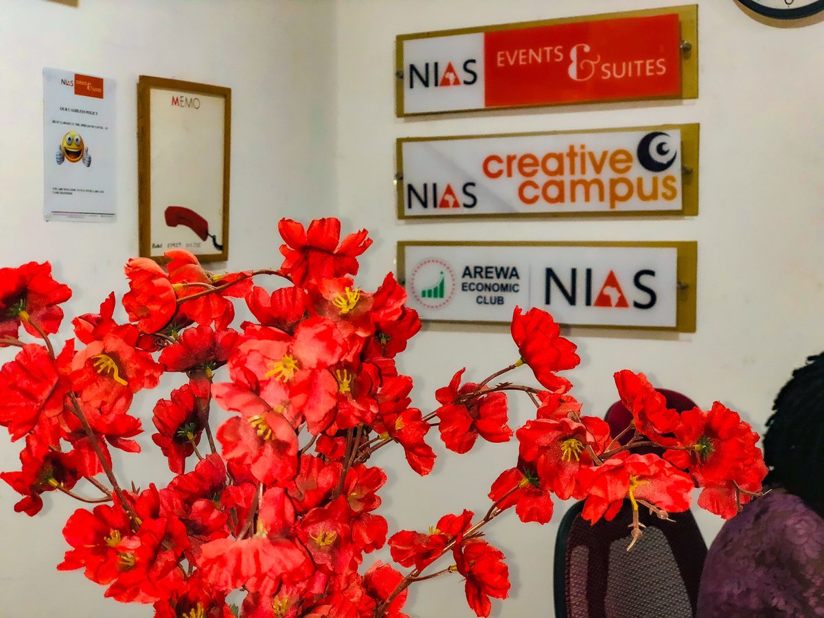 NiasSuites's tweet photo. You don’t have to empty your #PayPal to have a good time in Nigeria
At NIAS Events & Suites we have low rates for you to:
👉🏽lodge in our rooms
👉🏽use our hall
👉🏽use our #CreativeCampus where you can DOWNLOAD JUST ANYTHING
@ Jahi (behind NAWA Complex)
#ArewaTwitterCommunity https://t.co/E8xgk4yzHF