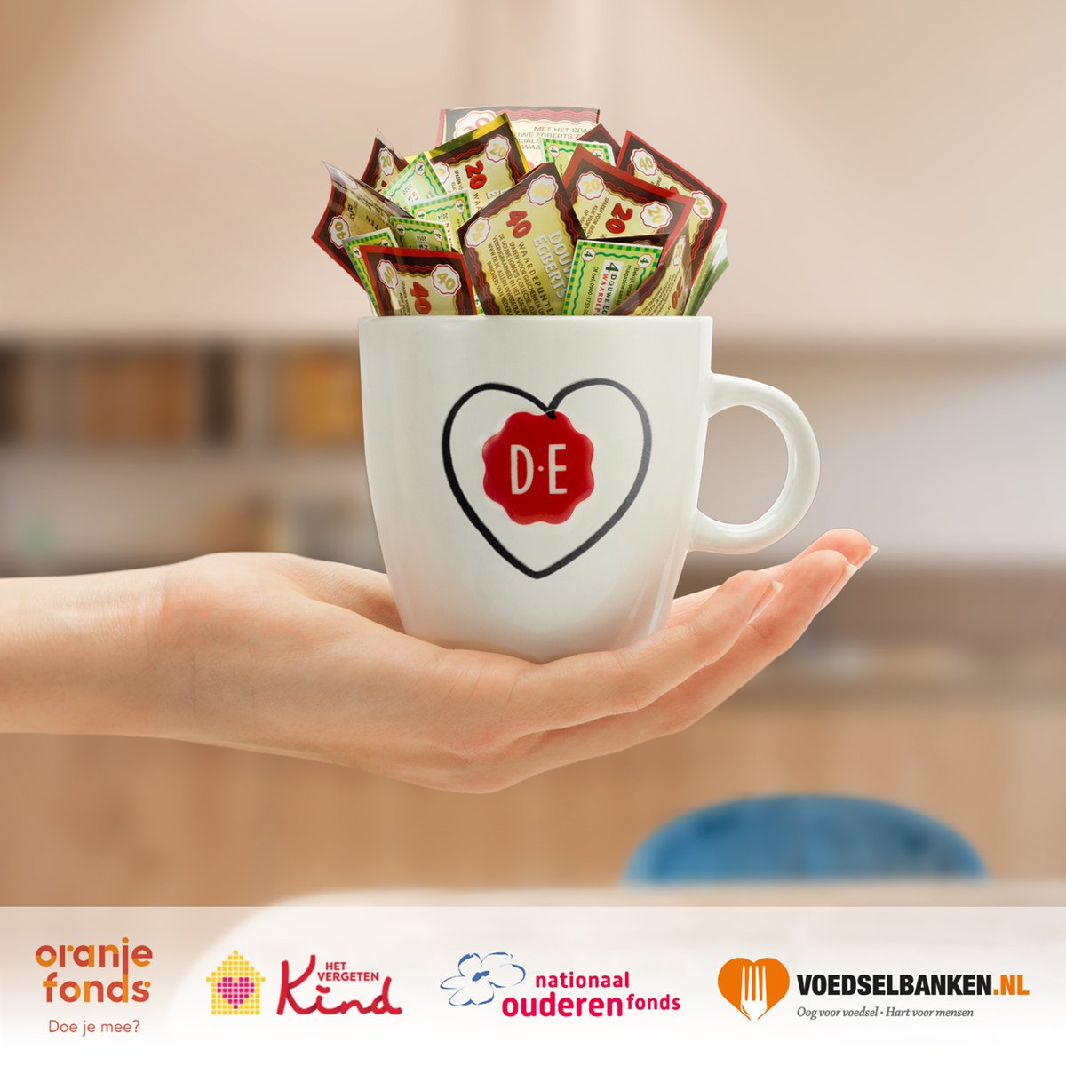 New! Douwe Egberts Spaarprogramma. More than ever, people want to feel connected to each other. Donate value points of coffee &amp; tea to @OranjeFonds, <a href="/HetVergetenKind/">Het Vergeten Kind</a>, Nationaal Ouderenfonds &amp; Voedselbanken.nl. Digital concept &amp; design by Chunk. 

de.nl/spaarprogramma