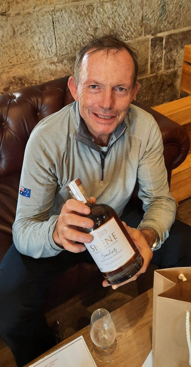 We were delighted to have former Prime Minister Tony Abbott and his daughter Bridget visit us and participate in their own Serendipity Single Malt Whisky experience.

#singlemalt #whisky #tasmania #experience