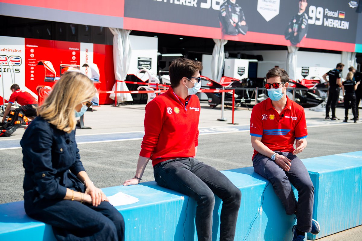 MahindraRacing's tweet photo. π£ NEW SERIES OF STRAIGHT TORQUE ALERT π£
Episode 1, 'Track Chat', sees our drivers sit down with @Nickishields to discuss each of the upcoming circuits on the @FIAFormulaE calendar π
π§: https://t.co/exxo0Jc5Bx
πΊ: https://t.co/QoRuRVW1cK
#StraightTorque #Passioneers https://t.co/vmxob3toYo
