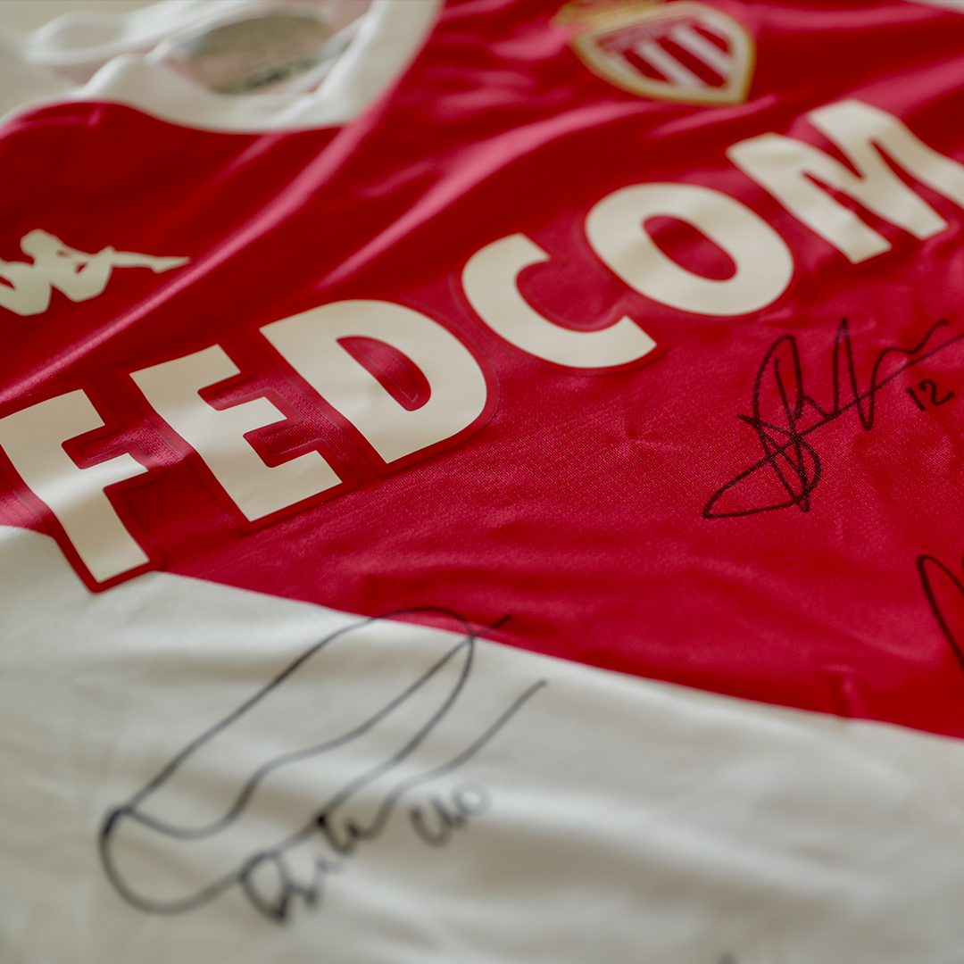 mycoach's tweet photo. [JEU #CONCOURS] ⚽️
Tentez de remporter le maillot de l'@AS_Monaco signé par les joueurs de l’équipe pro !
🔁 Pour jouer, il suffit de RT ce tweet et de follow notre compte @mycoach
🤞 Un gagnant sera tiré au sort parmi les participants ! Verdict ce vendredi 19 mars https://t.co/ACbSwUuejE