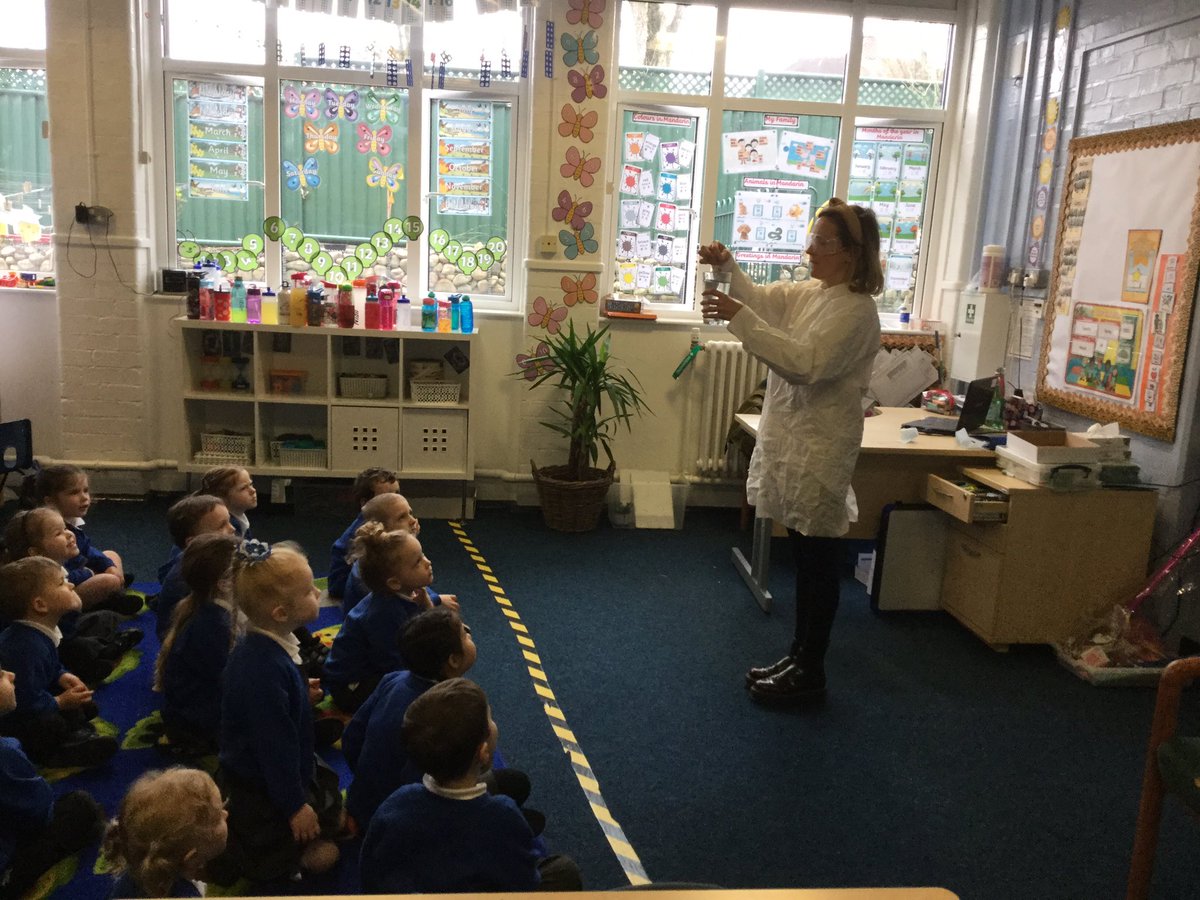 ourladyoflourd1's tweet image. Mrs Patrick is having a rest today but don’t worry, we have a real scientist to help us with our investigations today. We are investigating if weight affects if an object floats or sinks or if it is dependent on the material it is made from. #ololscience #utw #eyfsscience