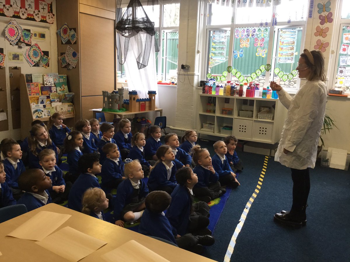 ourladyoflourd1's tweet image. Mrs Patrick is having a rest today but don’t worry, we have a real scientist to help us with our investigations today. We are investigating if weight affects if an object floats or sinks or if it is dependent on the material it is made from. #ololscience #utw #eyfsscience
