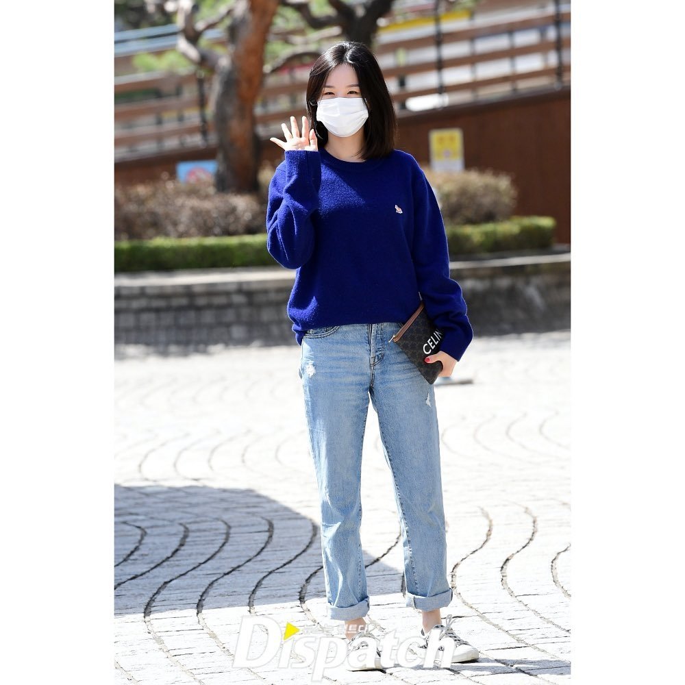 EXIDLEGGO5's tweet image. #EXID #Solji ❤️☺️🙏
instagram.com/koreadispatch
instagram.com/p/CMeXHl-hG9n/