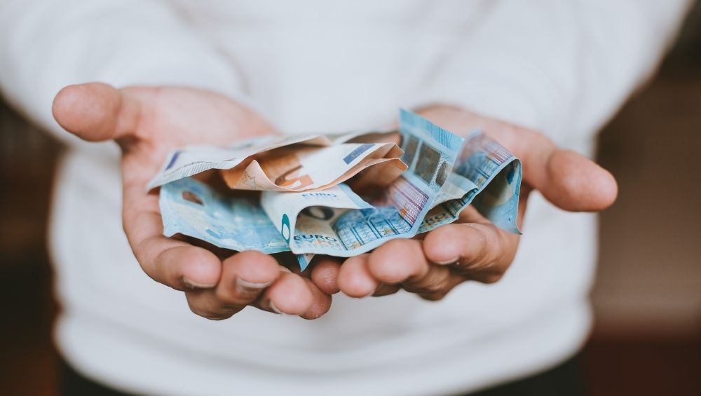 EntProgres's tweet photo. Une #remuneration juste, c’est possible? La rémunération variable : outil de #motivation? Actionnariat salarié, bonne ou mauvaise idée? Faut-il plafonner la rémunération des dirigeants? Toutes les réponses à vos questions dans cet article 👉 https://t.co/eHyYm2Rb6P #MardiConseil https://t.co/xwq6P6BvUS