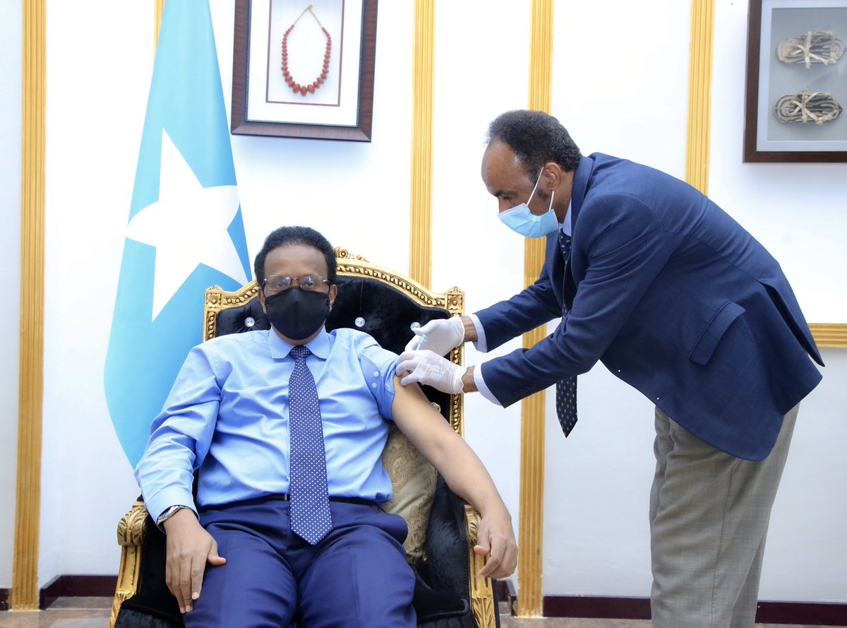 M_Farmaajo's tweet photo. I expressed faith in the Vaccination efforts by endorsing it myself earlier today as we continue distributing it to ensure the protection of our citizens especially Frontline workers. Let us flatten the curve by adhering to the safety measures to Stop Covid-19 in #Somalia. https://t.co/tq89RAZJy2