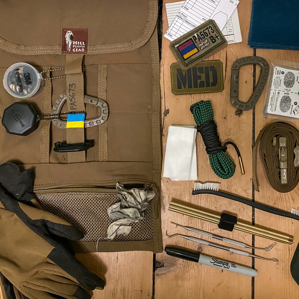 packconfig's tweet photo. LOADOUT: Cleaning Kit
Here’s a loadout sent in by senior contributor, Paramedic &amp; Army Reservist Rob, of his essential cleaning tools.
–
https://t.co/t0C8YiAGvW
–
#adventureconfig #armyreservist #cleaningkit #cleaningtools #hillpeoplegear #loadout https://t.co/nz72iM7uJn