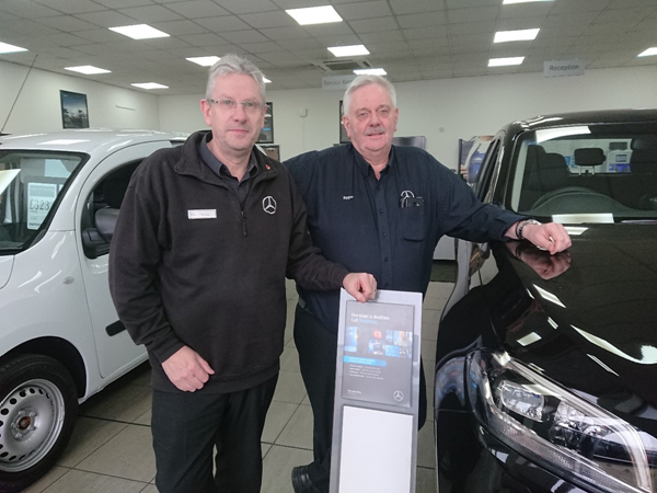 RYGOR's tweet photo. Today we're shining the spotlight on our incredible Reading Aftersales leadership team as they celebrate more than 75 years of Mercedes-Benz experience throughout their careers. Read the full story here https://t.co/urHdVoGUp3 #TeamRygor https://t.co/njI3UWoTxL