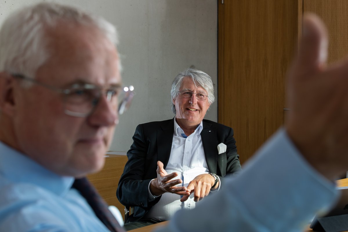 Der Umbau der linearen Wirtschaft zur #Kreislaufwirtschaft ist einer der größten Hebel um #Klimaneutralität zu erreichen, sagt <a href="/peterkurth/">Peter Kurth</a> <a href="/bde_eu/">BDE EU Office</a> im Gespräch mit mir zur Bedeutung seiner Brache für den ökologischen Wandel unserer #Volkswirtschaft. Mehr in Kürze beim <a href="/bdvb_ev/">Bundesverband Deutscher Volks- und Betriebswirte</a>