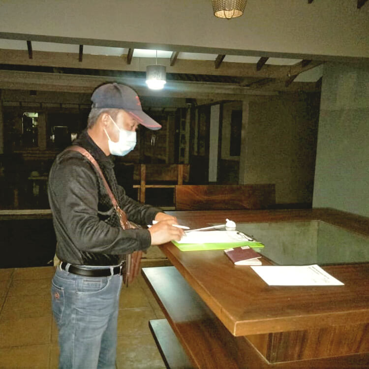 BernardToursSL's tweet photo. Conforming with the new norms, Bernard Tours welcomed our first guests of 2021 to the country last weekend.

We thank the combined efforts of all involved in making our country 'Safe and Secure' for travel.

#helloagain #tourismstrong #tourismrestart #SriLanka #visitsrilanka https://t.co/EkEfX8So3C