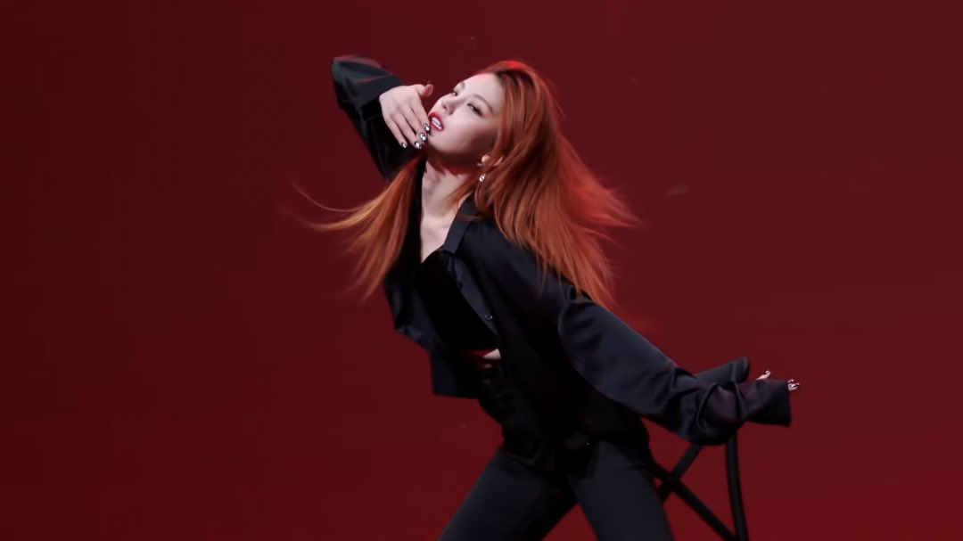 tips : STUDIO CHOOM 춤 (ชุม) แปลว่า เต้น ในภาษาเกาหลีดังนั้นสตูดิโอ’ชุม’จึงเป็นแชแนลที่เผยแพร่คอนเท้นการเต้นของศิลปินและไอดอล โดยสไตล์การเต้นจะถูกเลือกโดยศิลปินและทีม ความน่าสนใจคือการที่จะได้เห็นพวกเขาแสดงในแบบที่ไม่ได้แสดงในวง