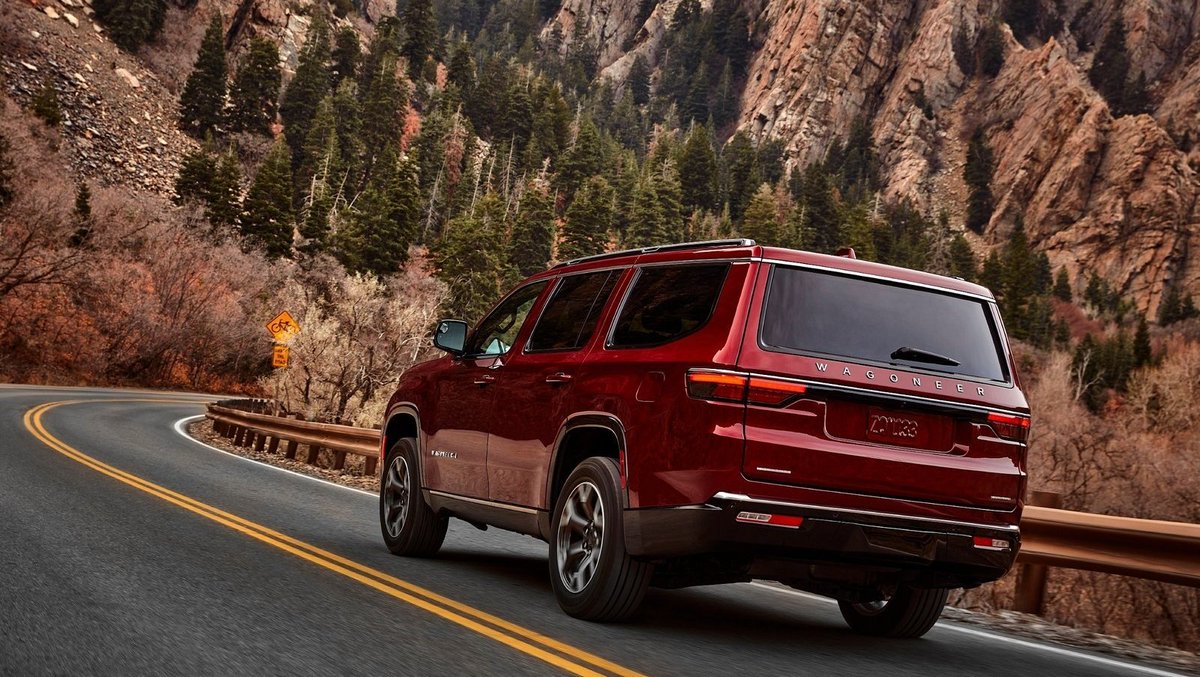 AutoTalkBlog's tweet image. The Wagoneer nameplate returns in the @Jeep line-up alongside the Grand Wagoneer as a flagship, full-size, premium pair of SUVs.#autotalkblog #Auto #AUTOMATION #CWNews #Wagoneer #Jeep #automotive
#Automobiles @Wagoneer