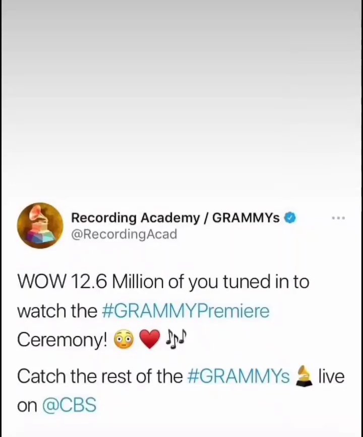 BTSoffi69195991's tweet image. 22mill viewers watching BTS eat , 10 mill viewers waiting for jk to comeback from the restroom  . More than 13mill viewer on vlive to see their faces
#cancelbot #scammy #Dynamite1B #BTSOurGreatestPrize